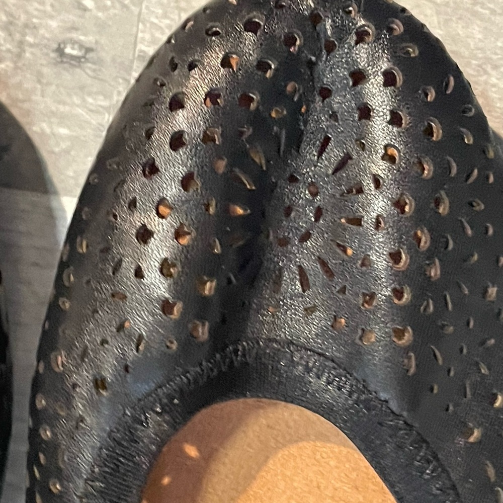 Vionic black Shoes - Picture 5 of 16